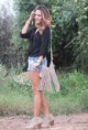 /album/fotogaleria/stradivarius-negro-pull-bear-camisas-blusas-1-look-index-middle-jpg/